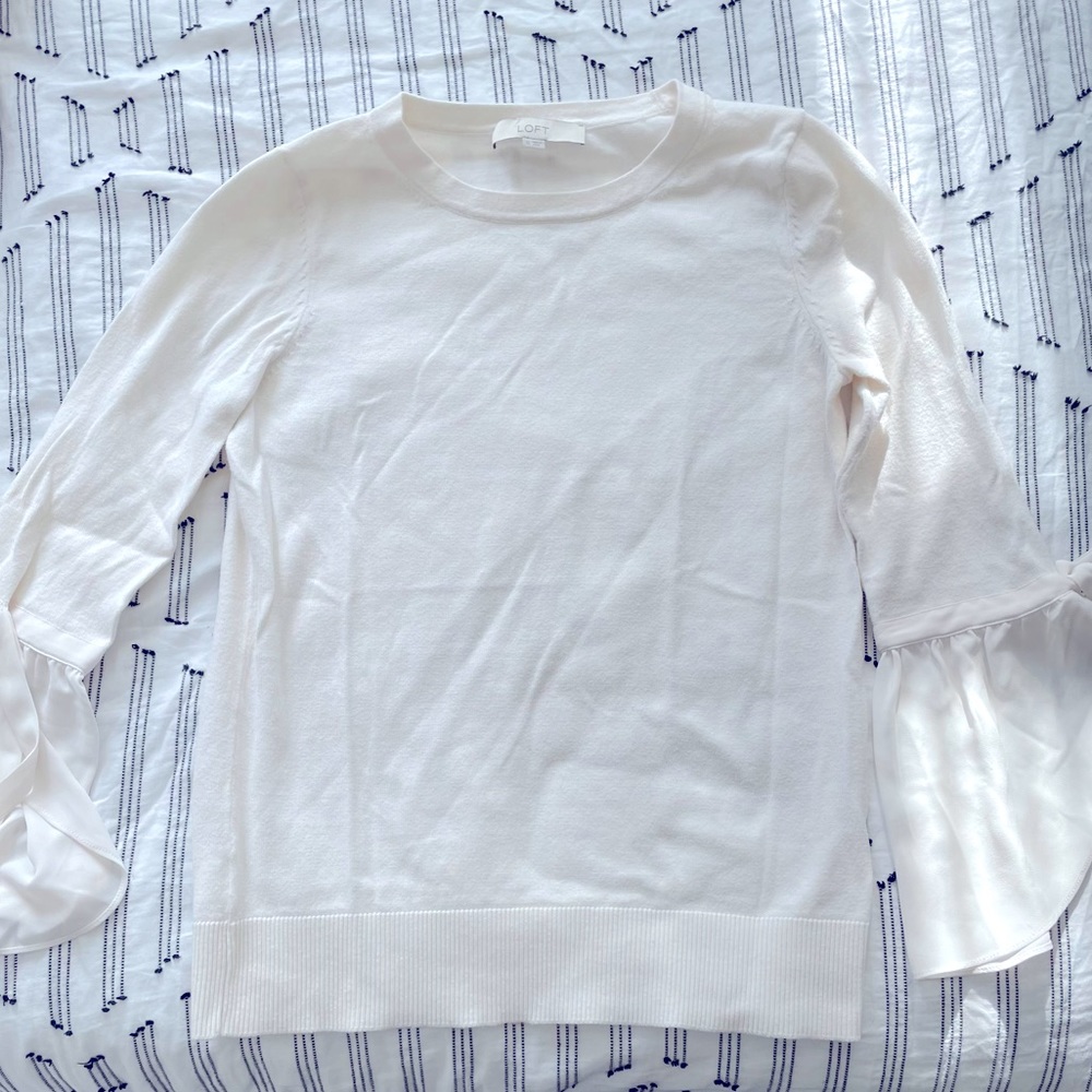 LOFT 3/4 flutter sleeve sweater XS
